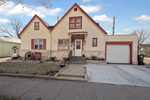 view of front of house featuring a garage