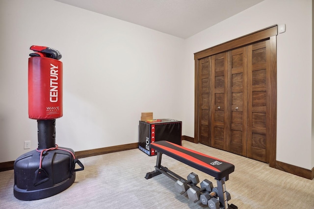 workout room with carpet