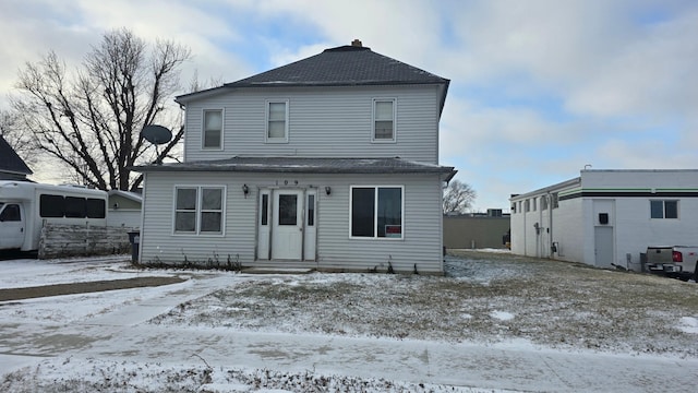 view of front of property