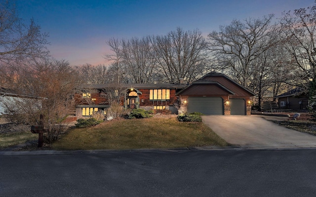 view of front of property featuring a garage