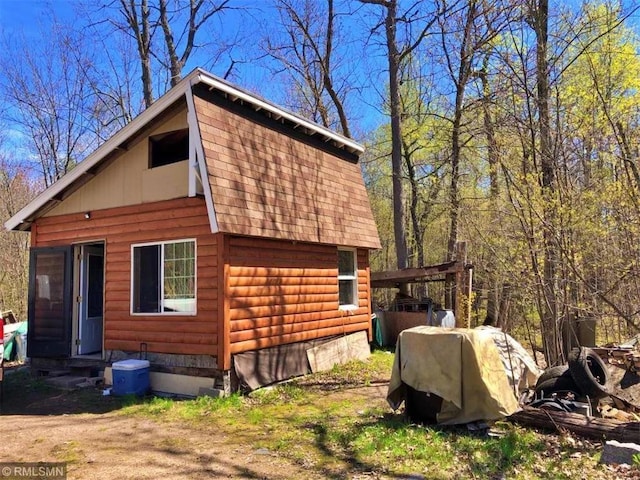 view of home's exterior