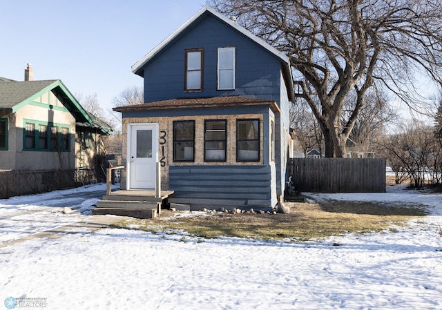 view of front of property