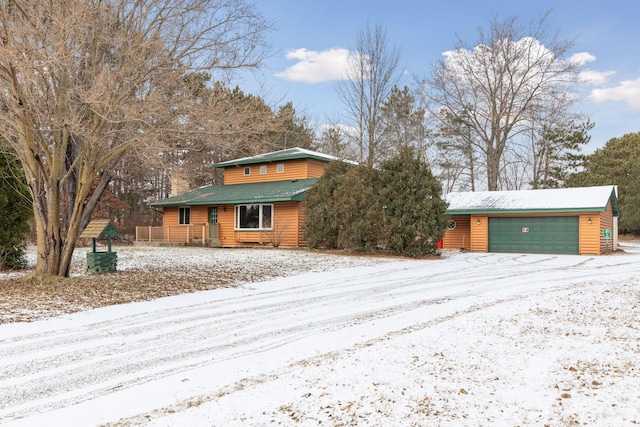 view of front of property featuring a garage