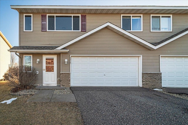 view of front facade featuring a garage