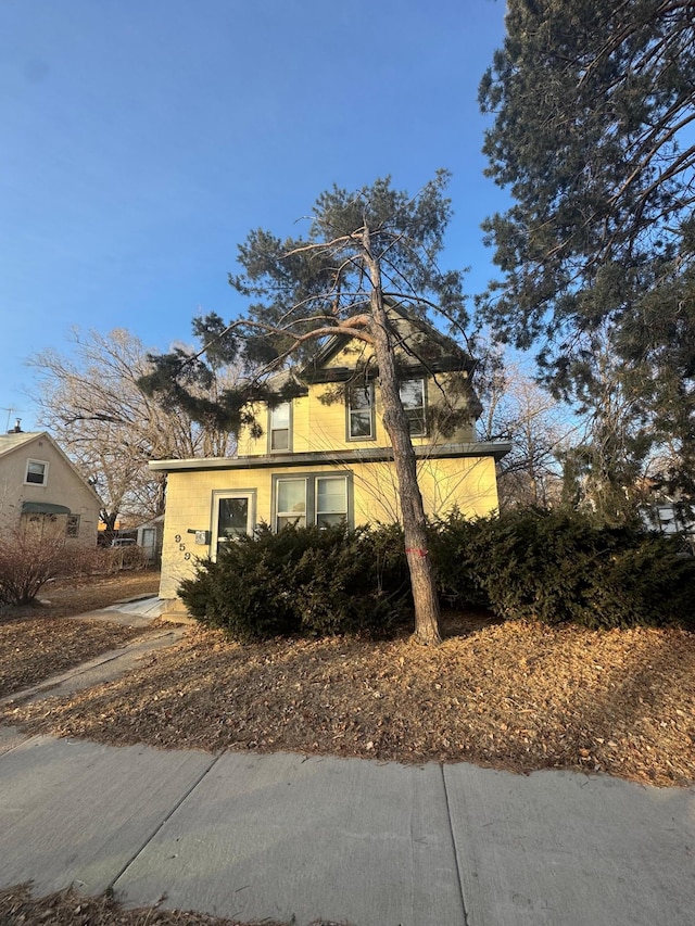 view of front of property