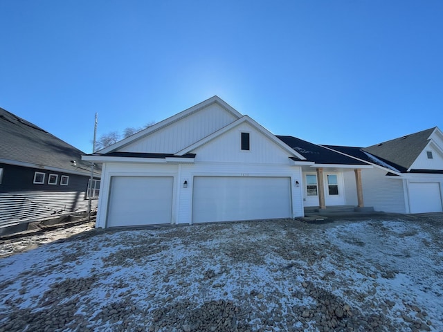 view of front of home featuring a garage