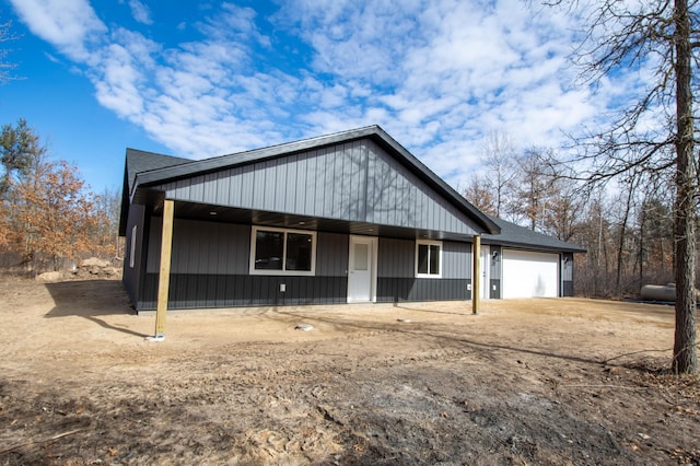 view of front of house with an attached garage