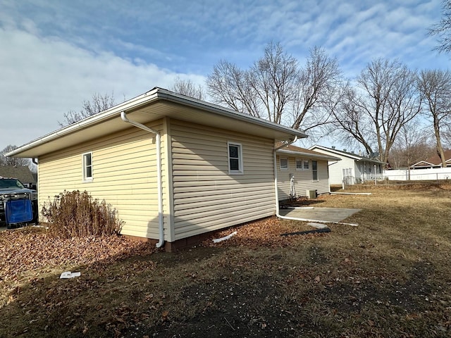 912 Oakley St, Luverne, MN 56156 - view of side of property