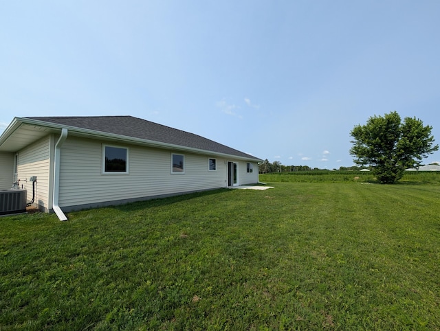 146 Front St, Tracy, MN 56175 - back of house featuring a yard