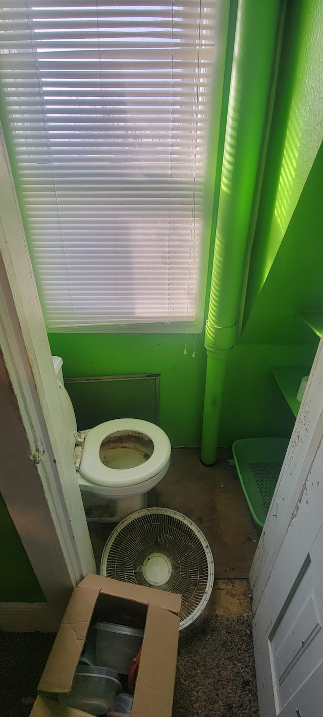 bathroom featuring toilet