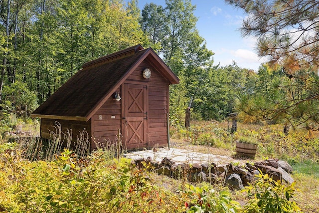 view of outbuilding