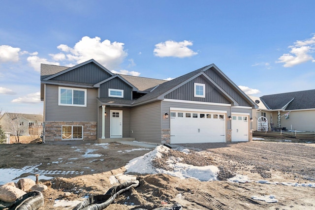 craftsman house featuring a garage