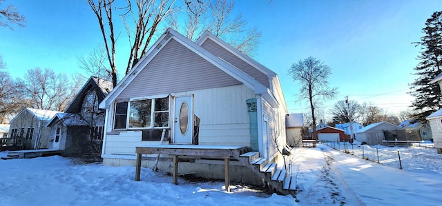 exterior space featuring an outbuilding