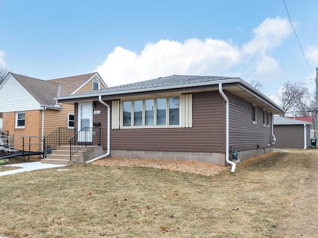 view of front of house featuring a front lawn