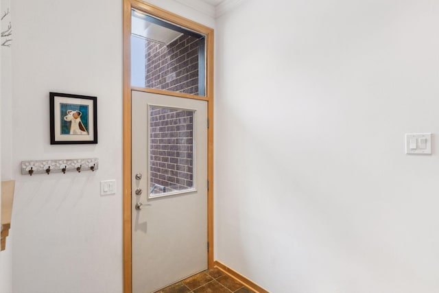 187 Sherman St, Saint Paul, MN 55102 - doorway with ornamental molding and baseboards