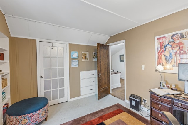 living area with vaulted ceiling