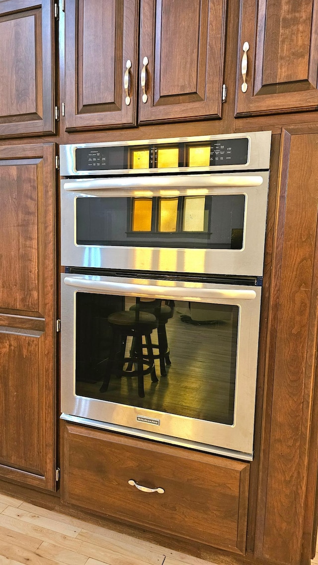 interior details with double oven