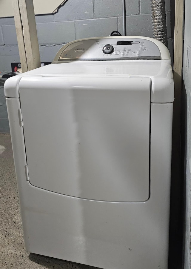 laundry area with washer / dryer