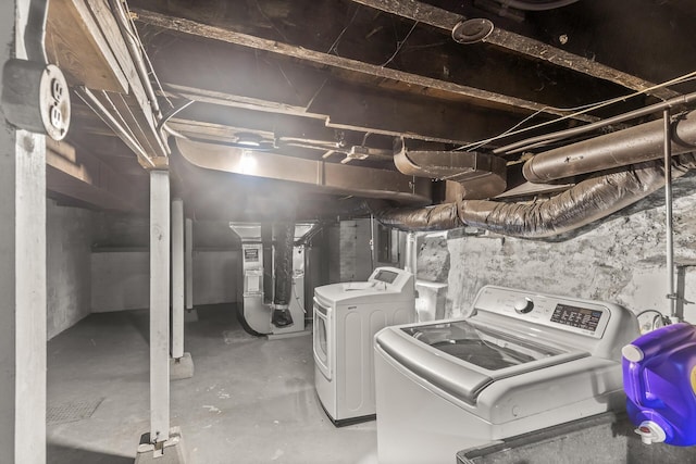 laundry room featuring washer and dryer