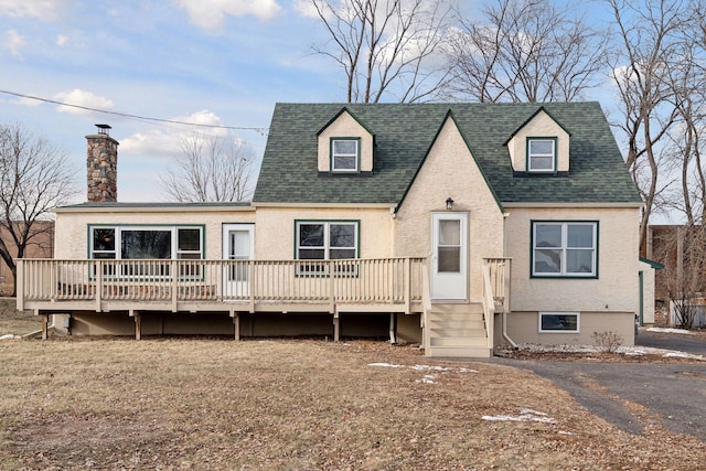 view of front facade featuring a deck