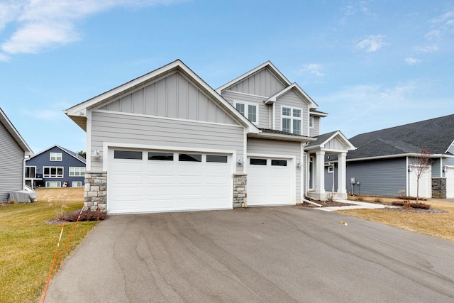 craftsman-style house featuring a garage