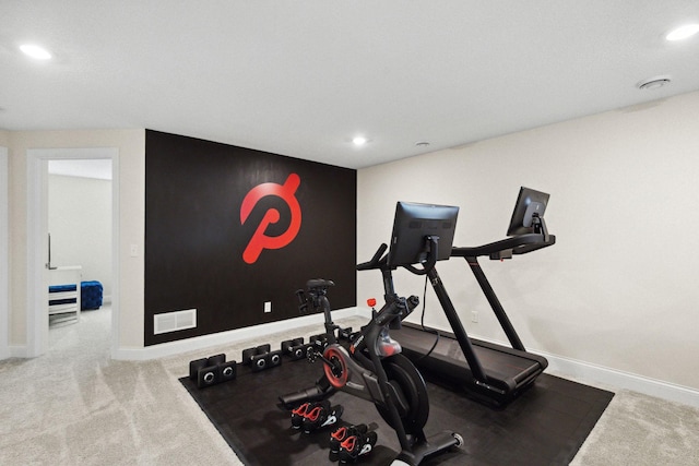 workout room with carpet