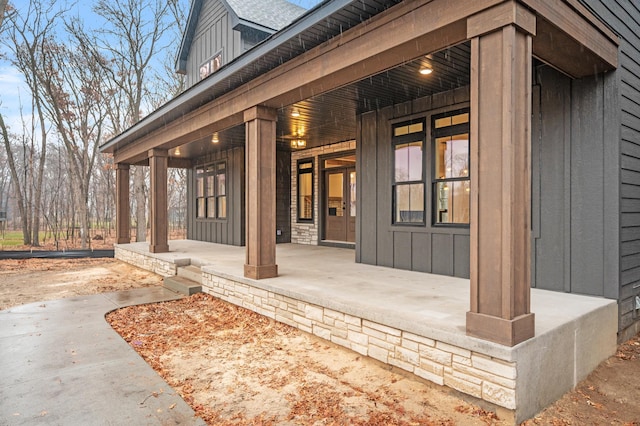 view of patio / terrace featuring covered porch