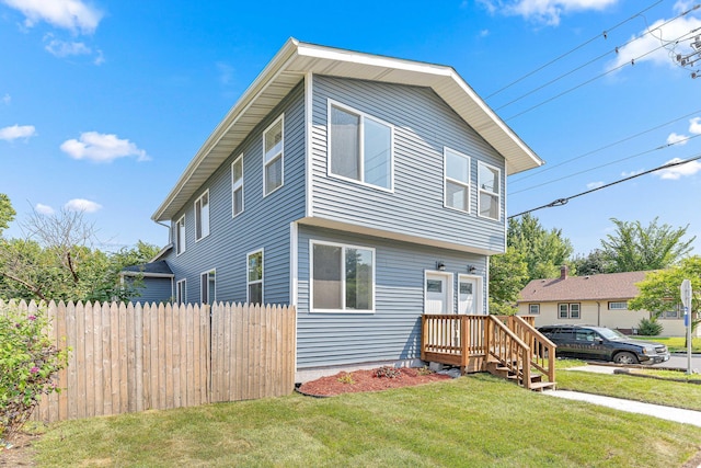 view of front of house featuring a front yard