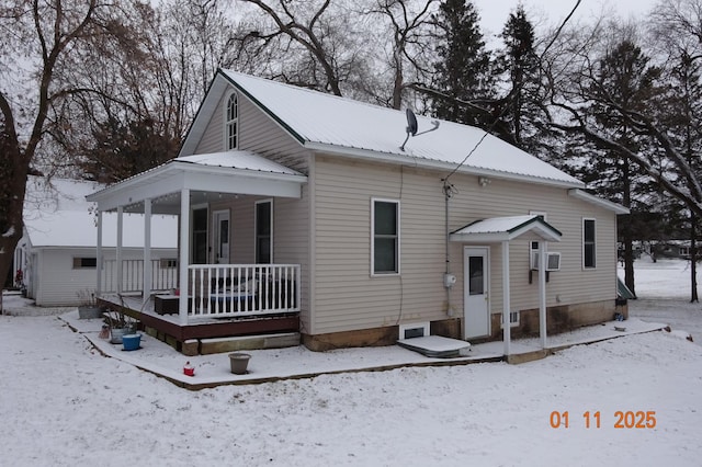 view of front of home featuring covered porch