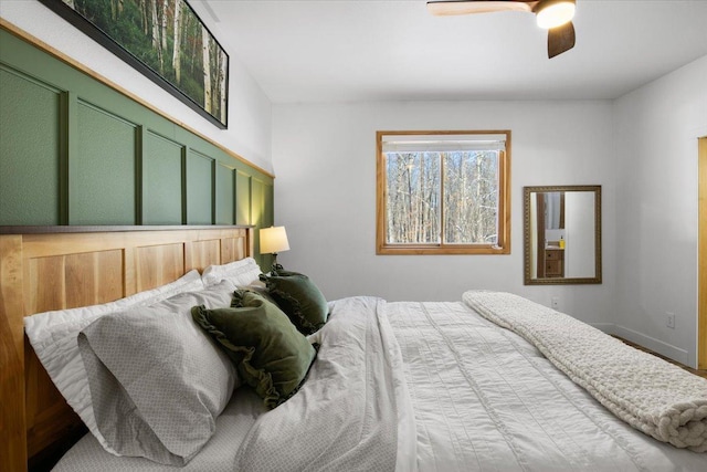 bedroom featuring ceiling fan