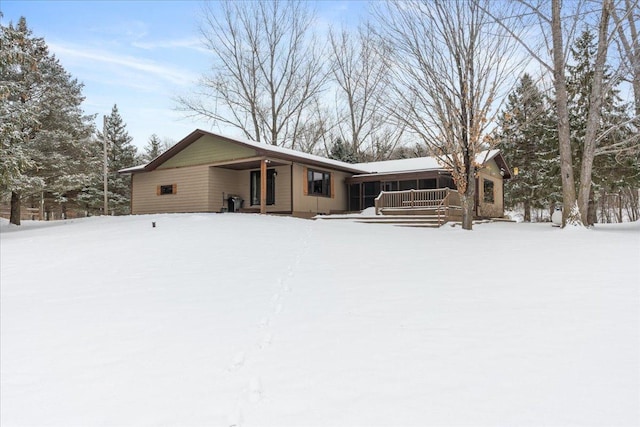 view of front of home featuring a porch