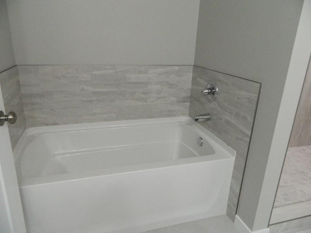 bathroom featuring a bathtub