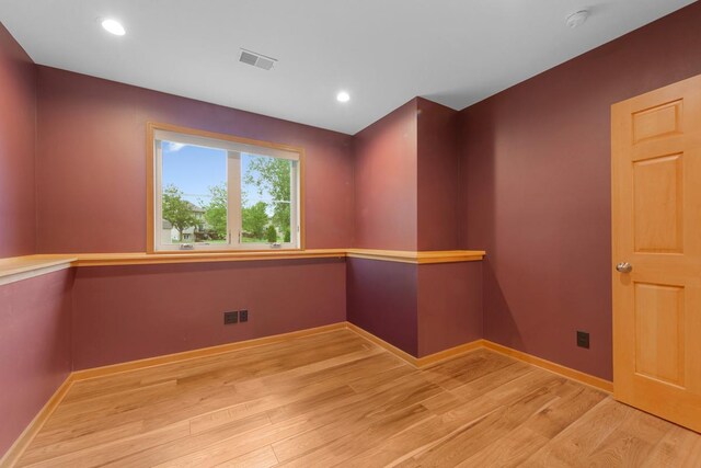1939 Legacy Dr, Faribault, MN 55021 - spare room featuring light wood-style flooring, baseboards, a smoke detector, and recessed lighting