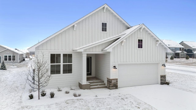 view of front of property featuring a garage