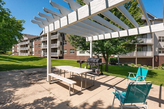 view of patio featuring a pergola