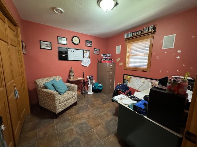 310 7th St SW, Roseau, MN 56751 - view of office space