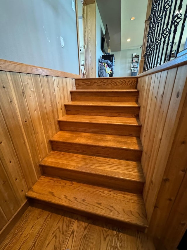 310 7th St SW, Roseau, MN 56751 - view of staircase