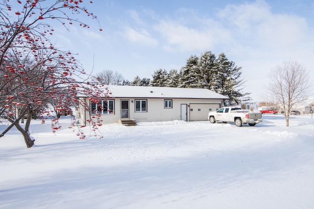 view of front facade with a garage