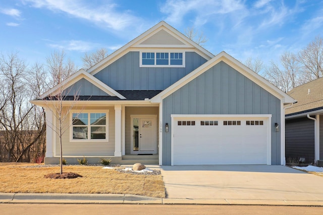 view of front facade with a garage