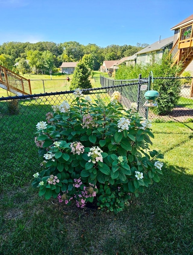 view of yard featuring fence