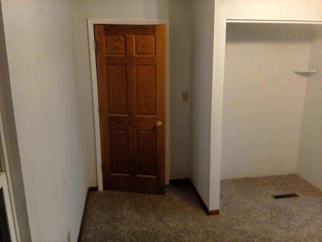 412 Prairie Ave, Faribault, MN 55021 - hallway with carpet