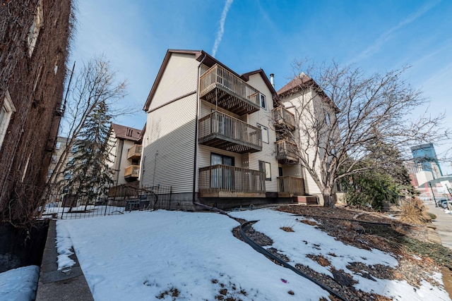 1720 3rd Ave S Unit 101, Minneapolis, MN 55404 - view of snow covered building