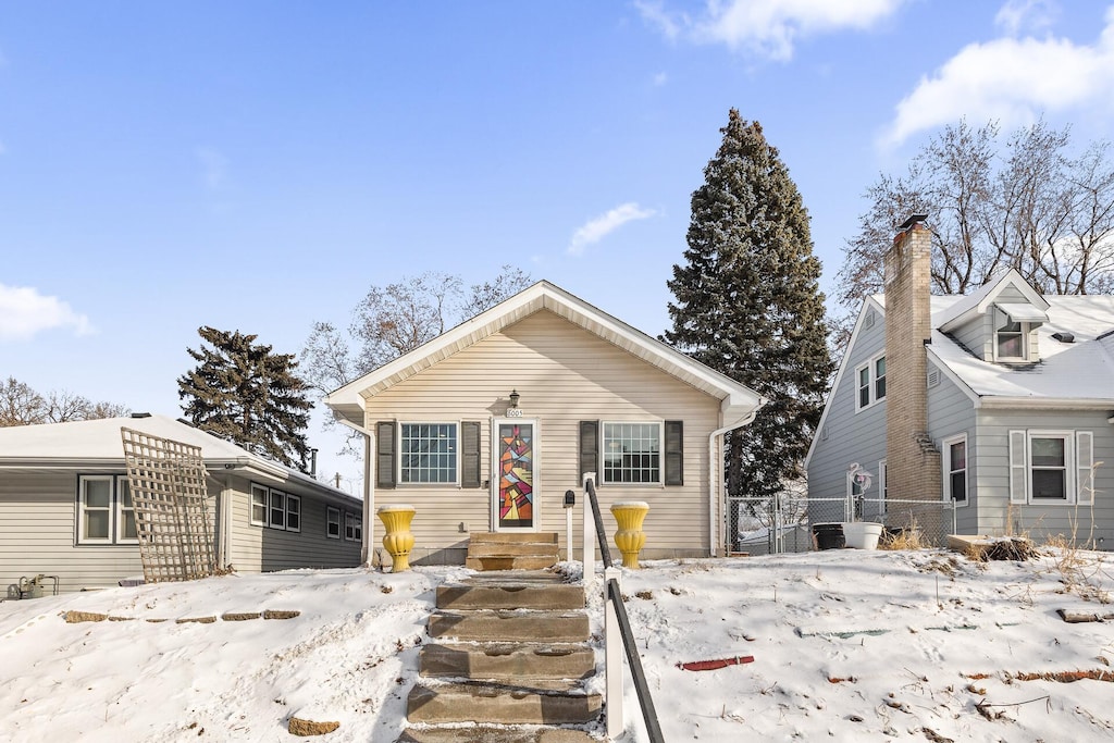 view of front of home