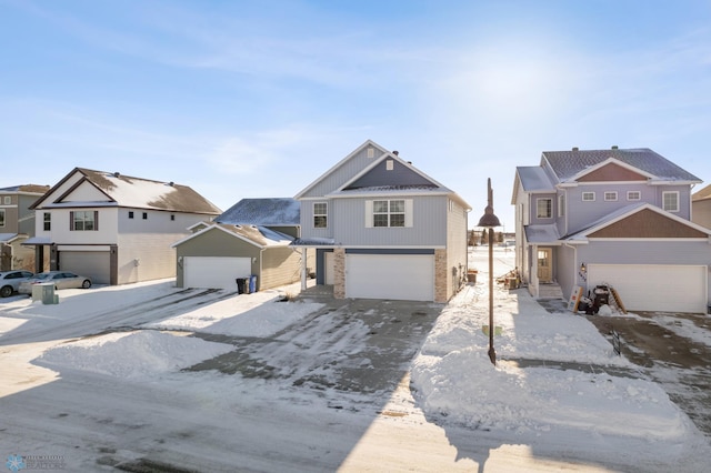 view of front property