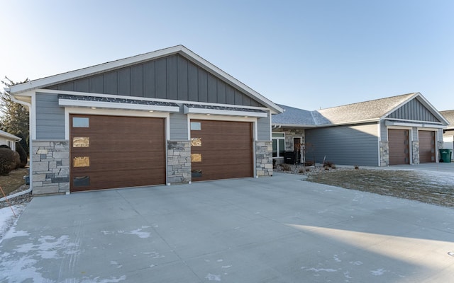 view of front facade with a garage