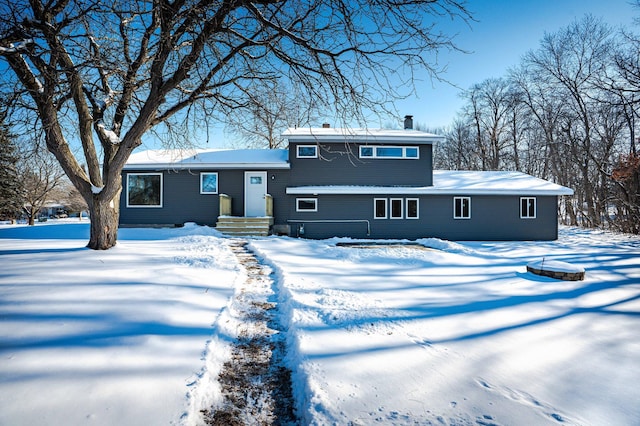 view of front of property