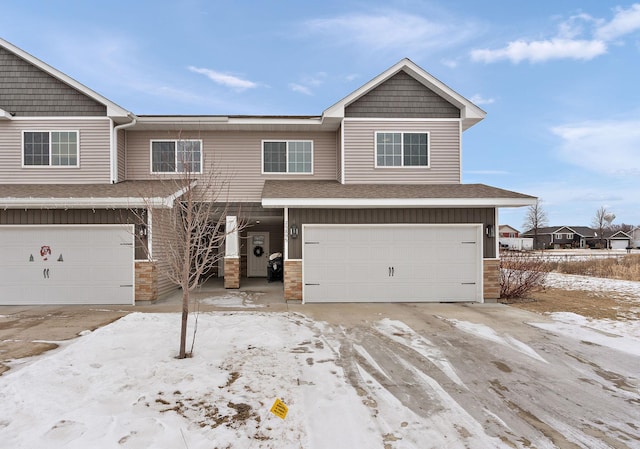 view of front facade featuring a garage