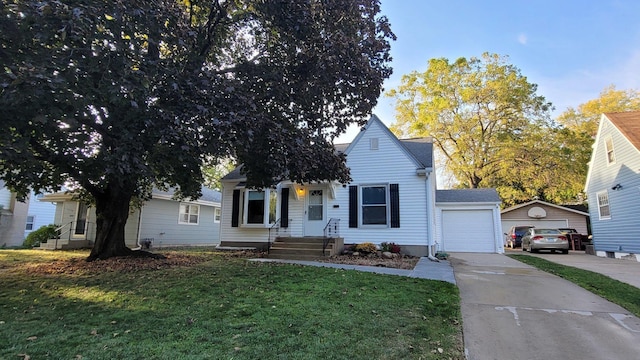 view of front of house featuring a front yard