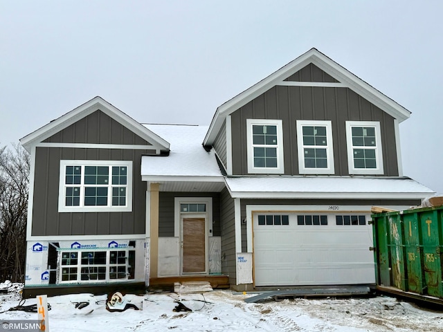 view of front facade featuring a garage