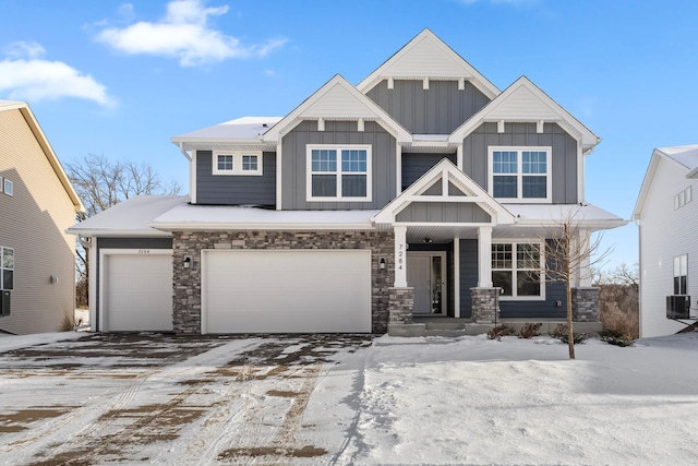 view of front facade featuring a garage